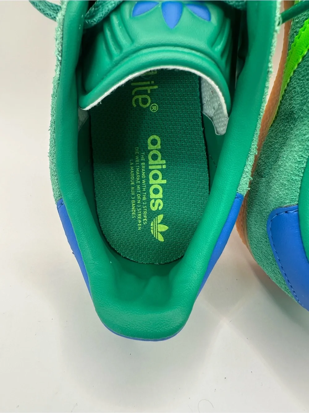 adidas Originals Gazelle – Womens Sneakers Green Solor Green  NEW